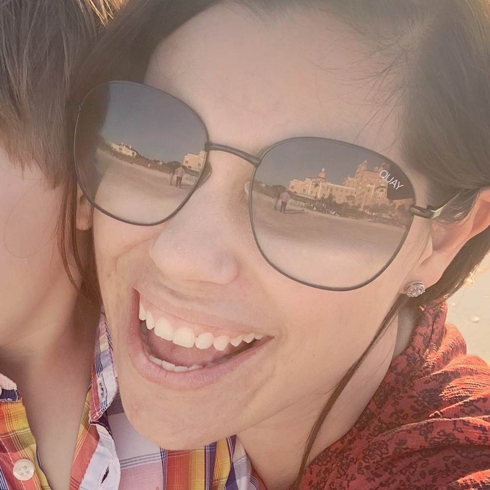 Meet your Posher, Alexis